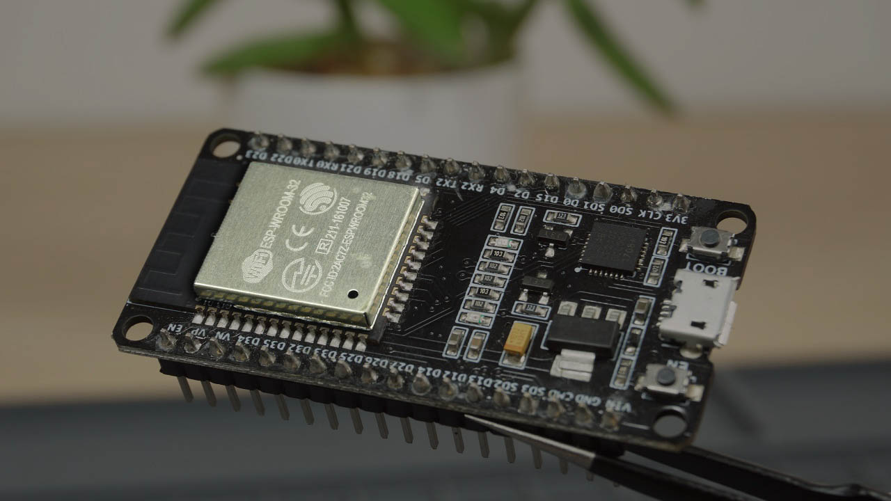ESP32 Built-In Hall Effect Sensor with Arduino IDE and MicroPython
