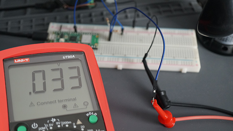 Raspberry Pi Pico Measure Voltage from Wind Sensor with no wind