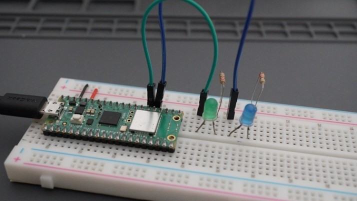 Raspberry Pi Pico Asynchronous Programming - Blink Multiple LEDs - Demonstration